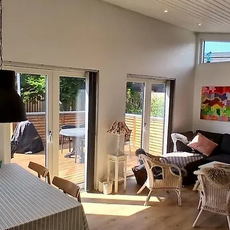 - Taet Pa By Og Blokhus