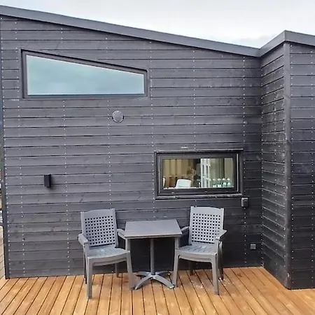 - Taet Pa By Og Blokhus